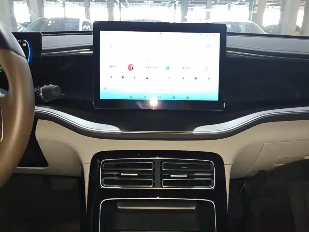 Qin PLUS 2024 Glory Edition EV 420KM Leading Model — миниатюра 13