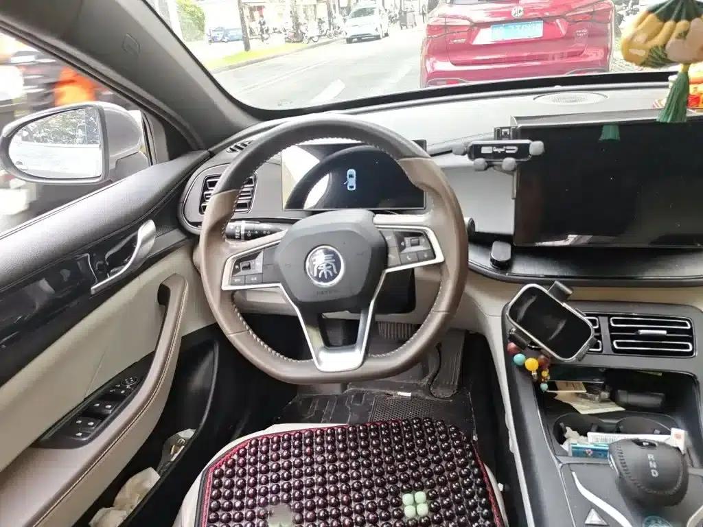 Qin PLUS 2023 Champion Edition DM-i 55KM Leading Model — миниатюра 3