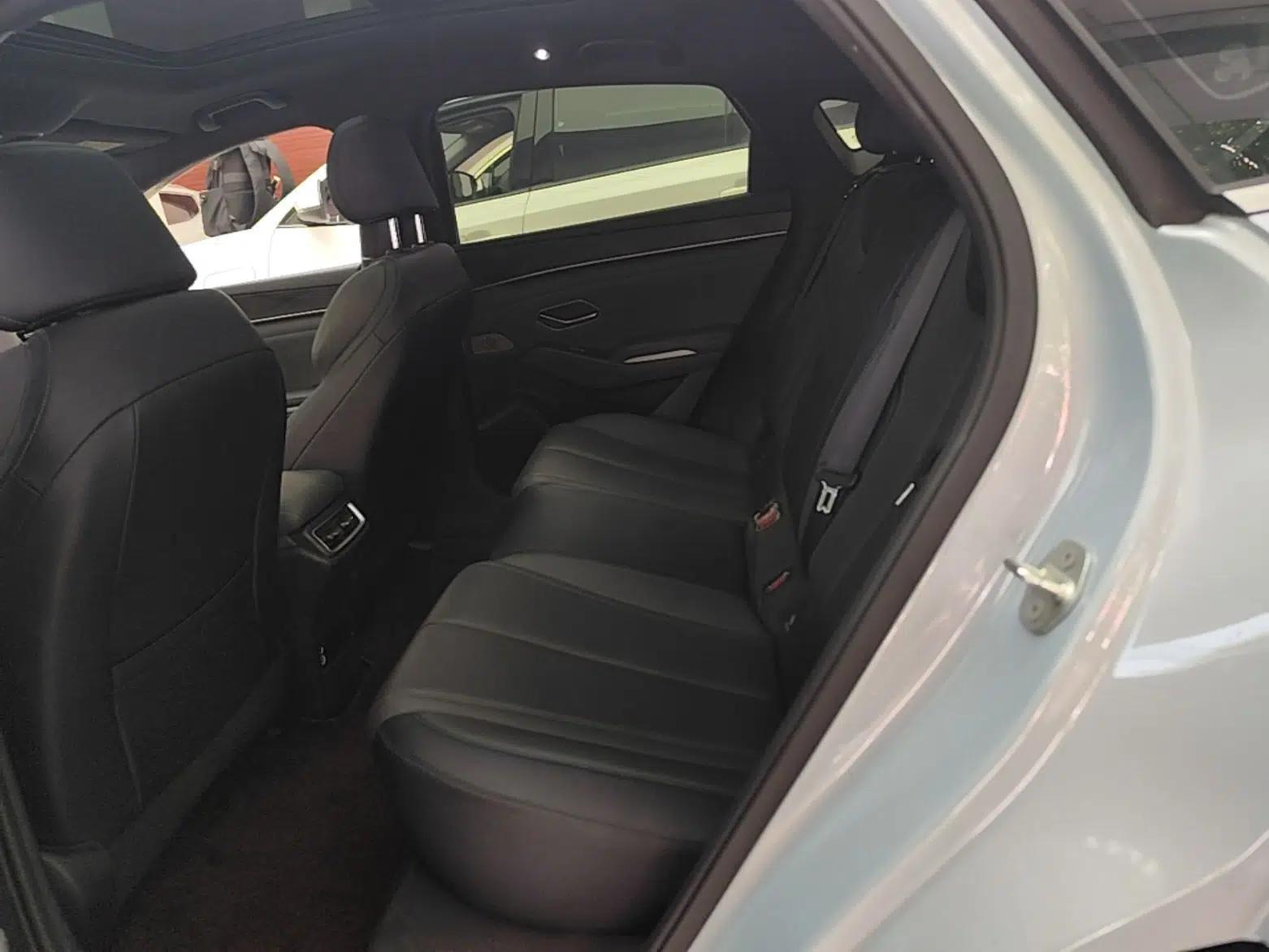 BYD Qin L 2024 DM-i 120KM Leading Model — миниатюра 20