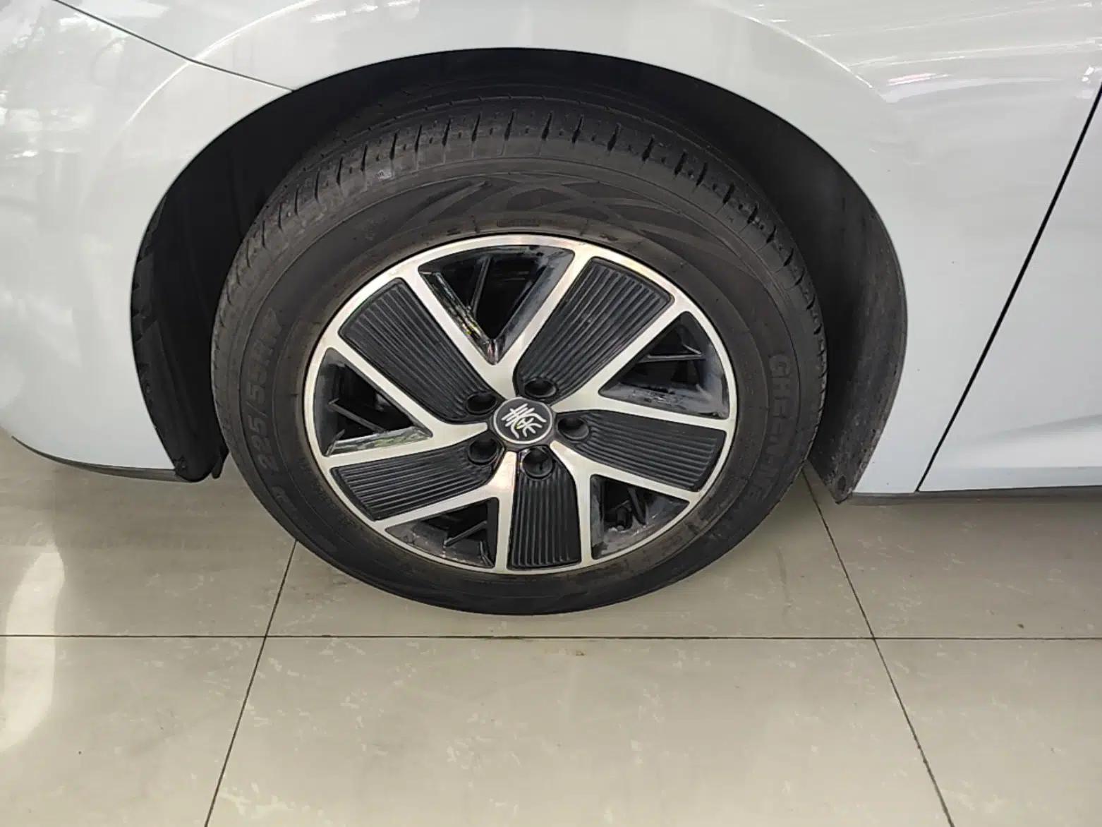 BYD Qin L 2024 DM-i 120KM Leading Model — миниатюра 10