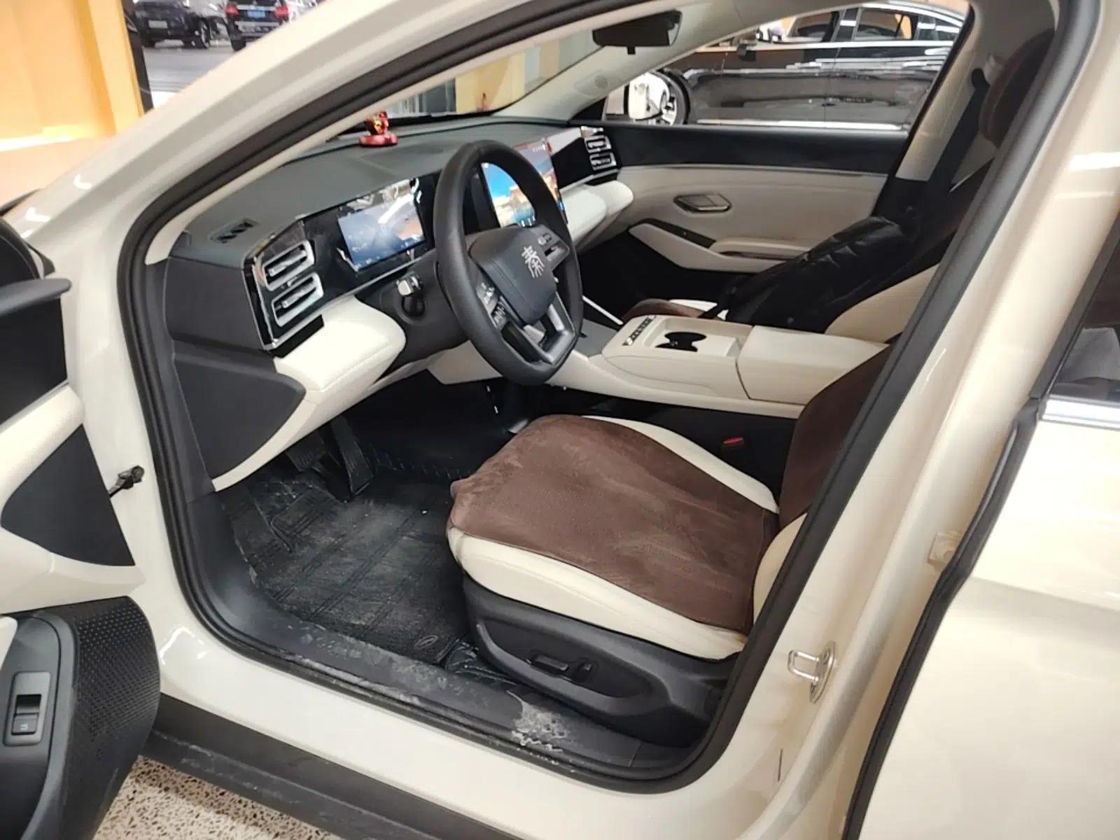 BYD Qin L 2026 Model DM-i 210KM Beyond Version — миниатюра 17