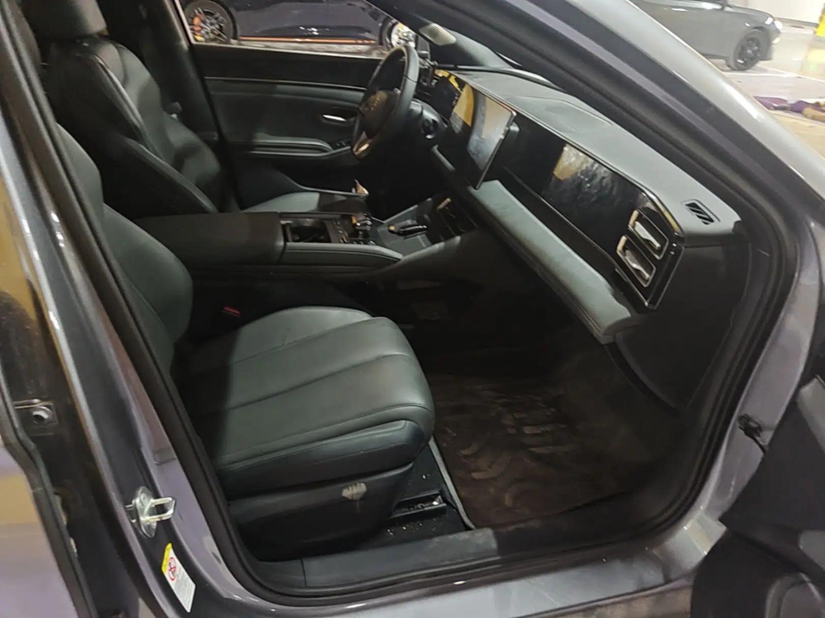 BYD Qin L 2024 DM-i 80KM Beyond Model — миниатюра 19