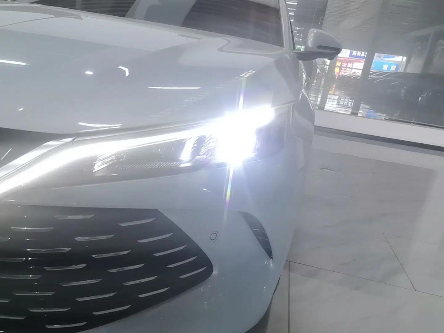 BYD Qin L 2025 DM-i Smart Drive 120KM Leading Model — миниатюра 8
