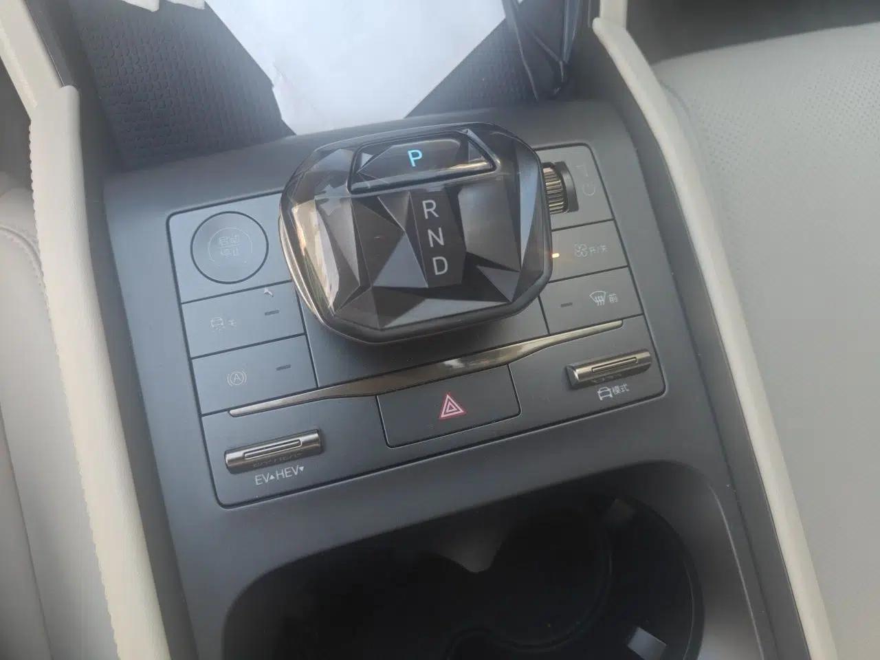 BYD Qin L 2024 DM-i 80KM Leading Model — миниатюра 14