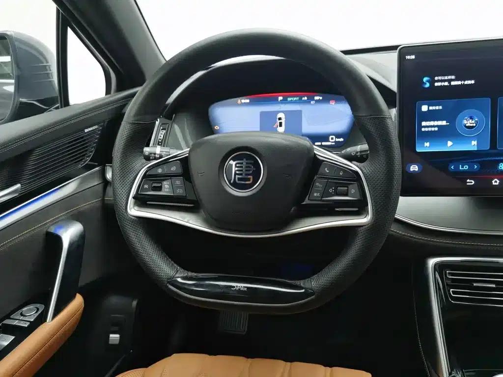 Tang New Energy 2023 DM-i Champion Edition 112KM Premium Model — миниатюра 11