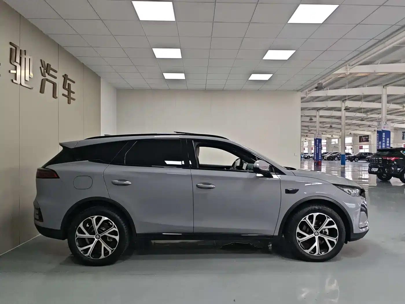 Tang New Energy 2025 DM-i 115KM Flagship Edition — миниатюра 7