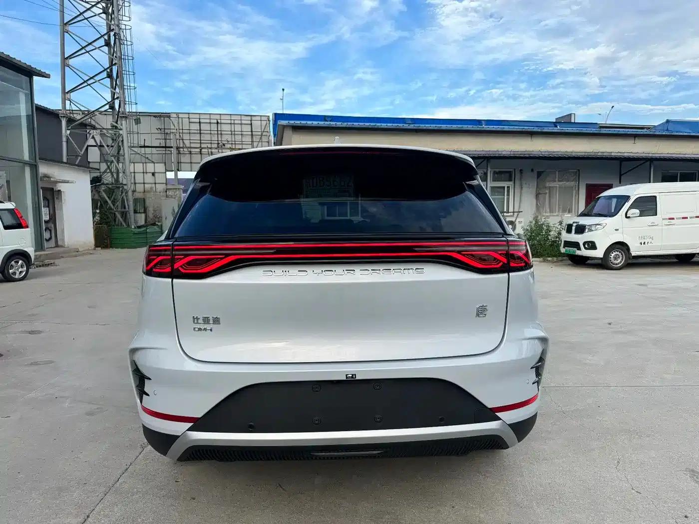 Tang New Energy 2024 DM-i Glory Edition 112KM Flagship Model — миниатюра 13