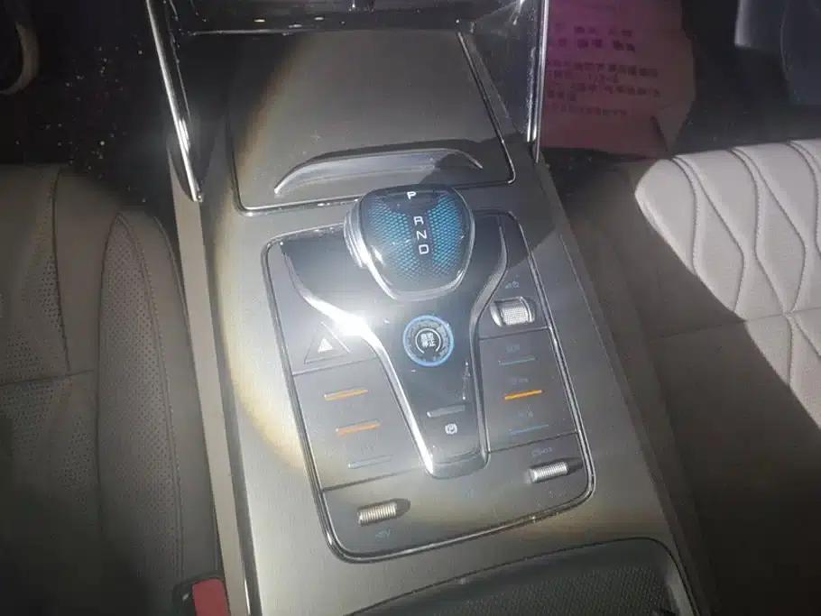 Tang New Energy 2025 DM-i 115KM Premium Edition — миниатюра 16