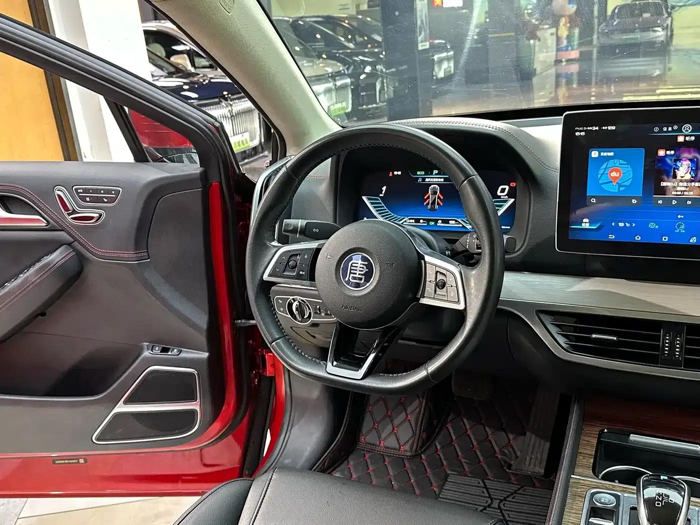 Tang New Energy 2018 DM 2.0T All-Wheel Drive Intelligent Connectivity Enjoyment Edition 7-Seater National V Emission Standard — миниатюра 11