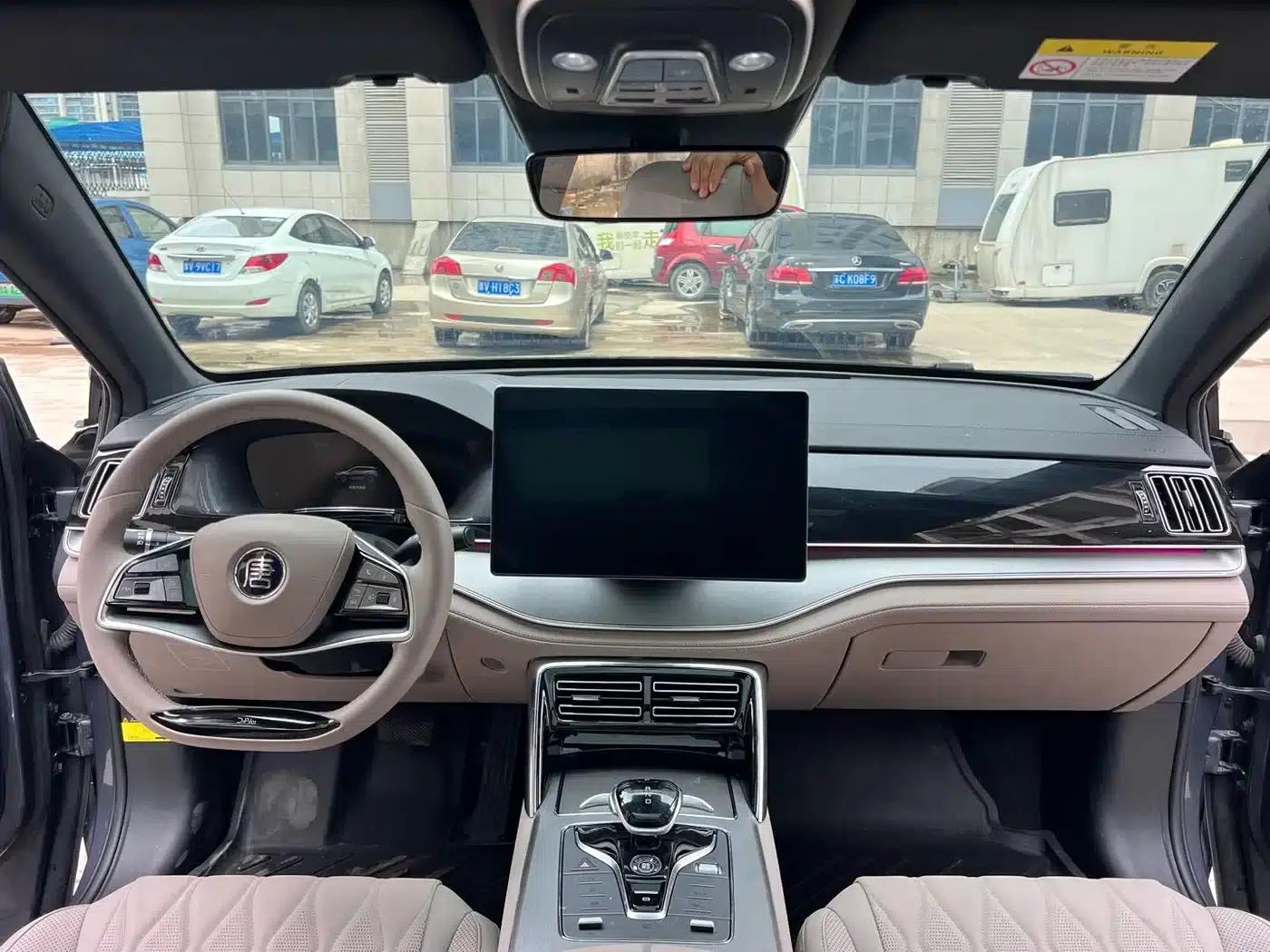 Tang New Energy 2024 DM-i Glory Edition 112KM Flagship Model — миниатюра 6