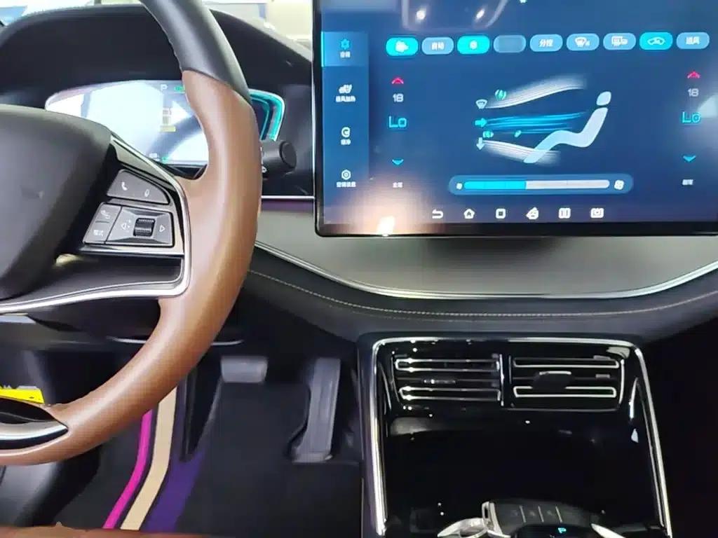 Tang New Energy 2021 DM-i 112KM Premium Edition — миниатюра 10