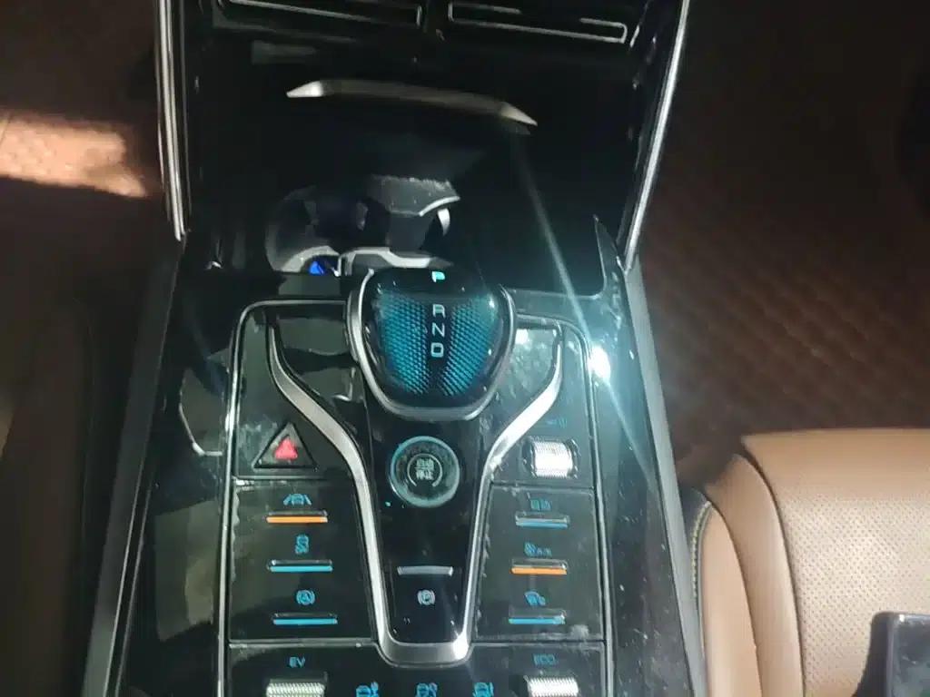 Tang New Energy 2021 DM 2.0T AWD Performance Premium Edition — миниатюра 14