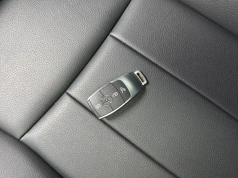 2022 Mercedes-Benz GLB 220 Dynamic — миниатюра 11