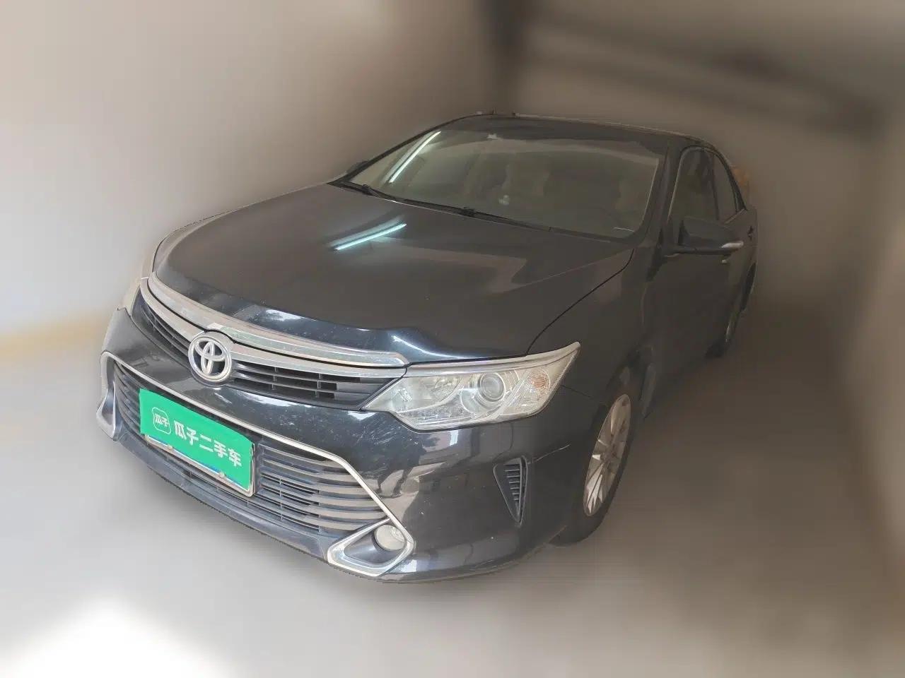 Toyota Camry 2016 2.0E 10th Anniversary Elite Edition — миниатюра 1