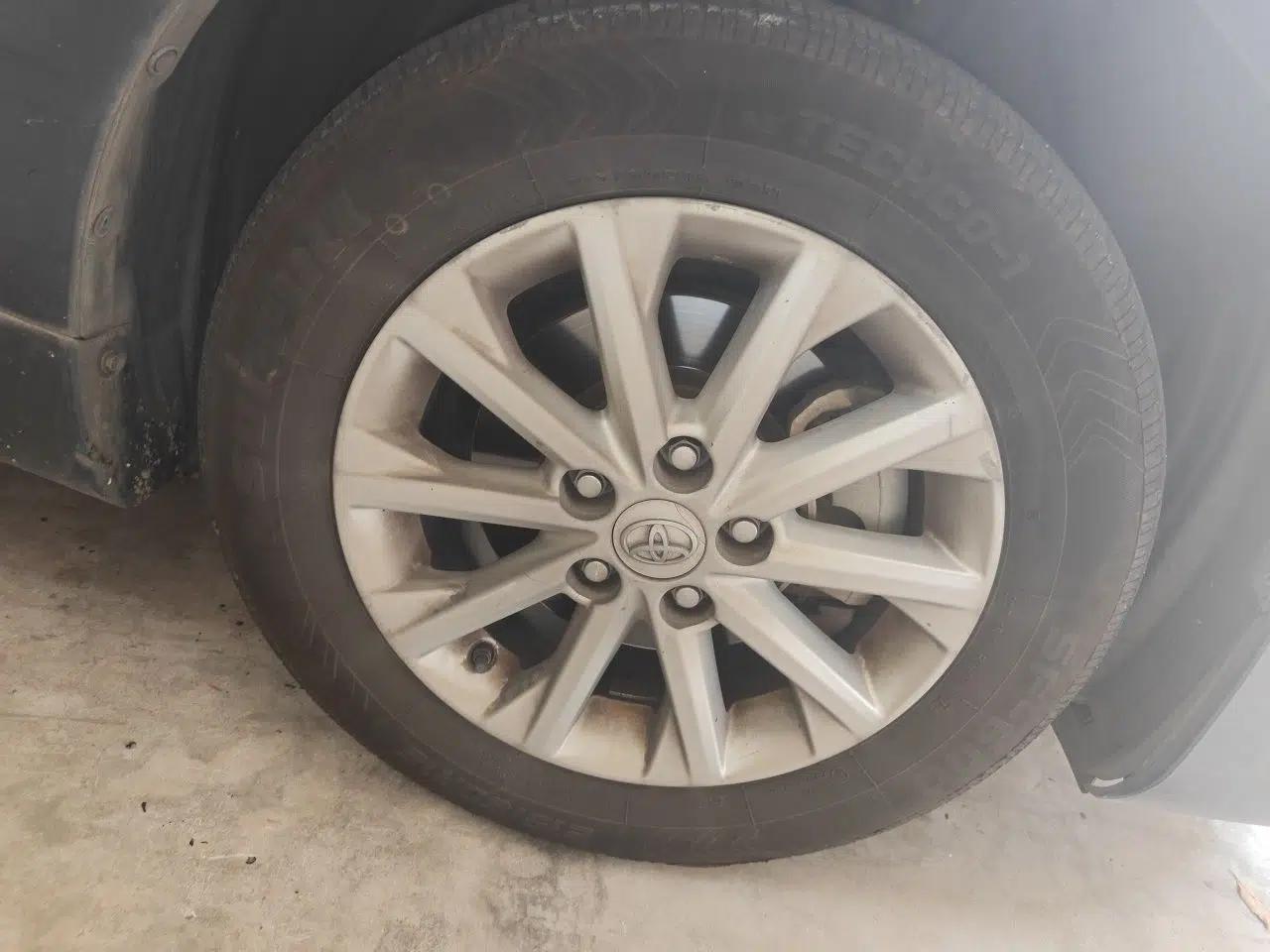 Toyota Camry 2016 2.0E 10th Anniversary Elite Edition — миниатюра 8