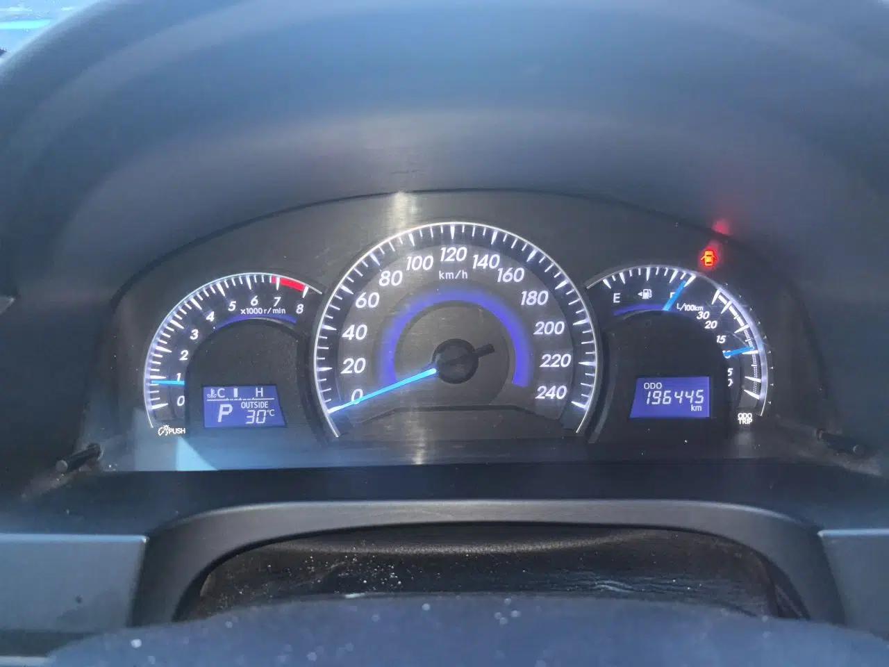 Toyota Camry 2015 2.0G Premier Edition — миниатюра 11