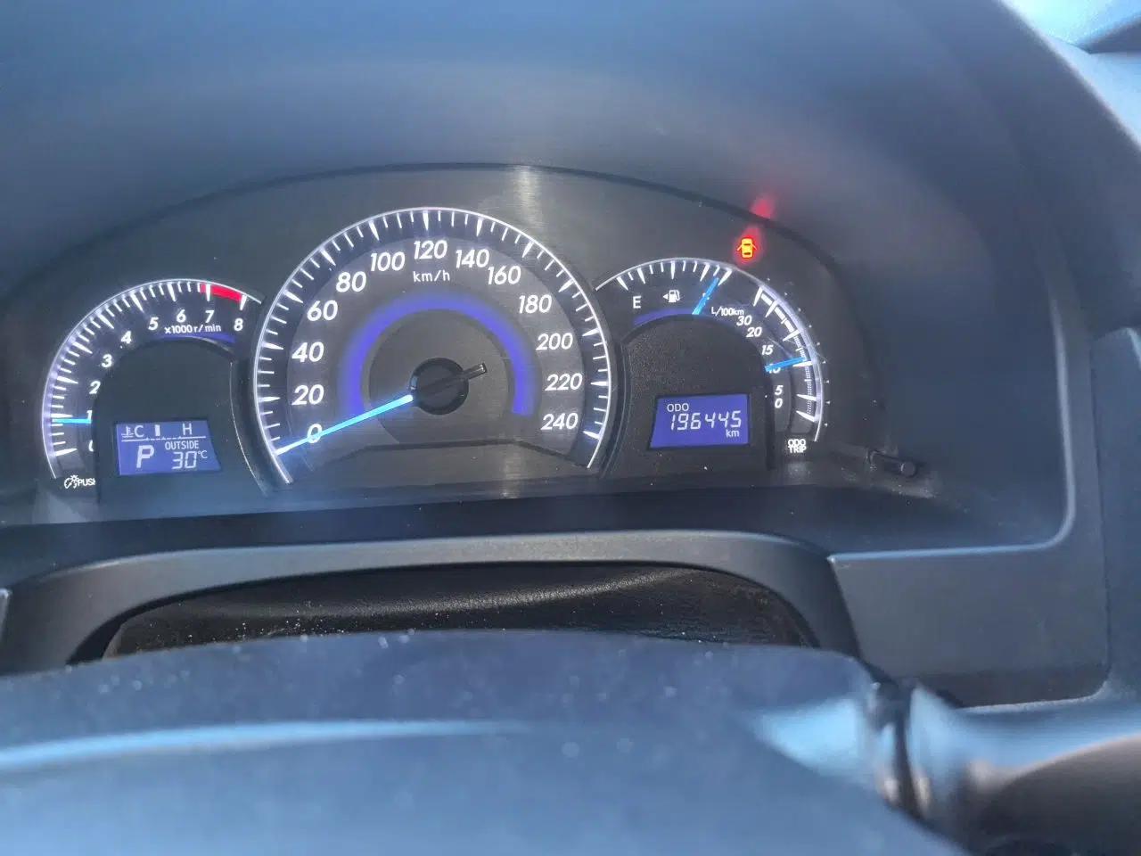Toyota Camry 2015 2.0G Premier Edition — миниатюра 12