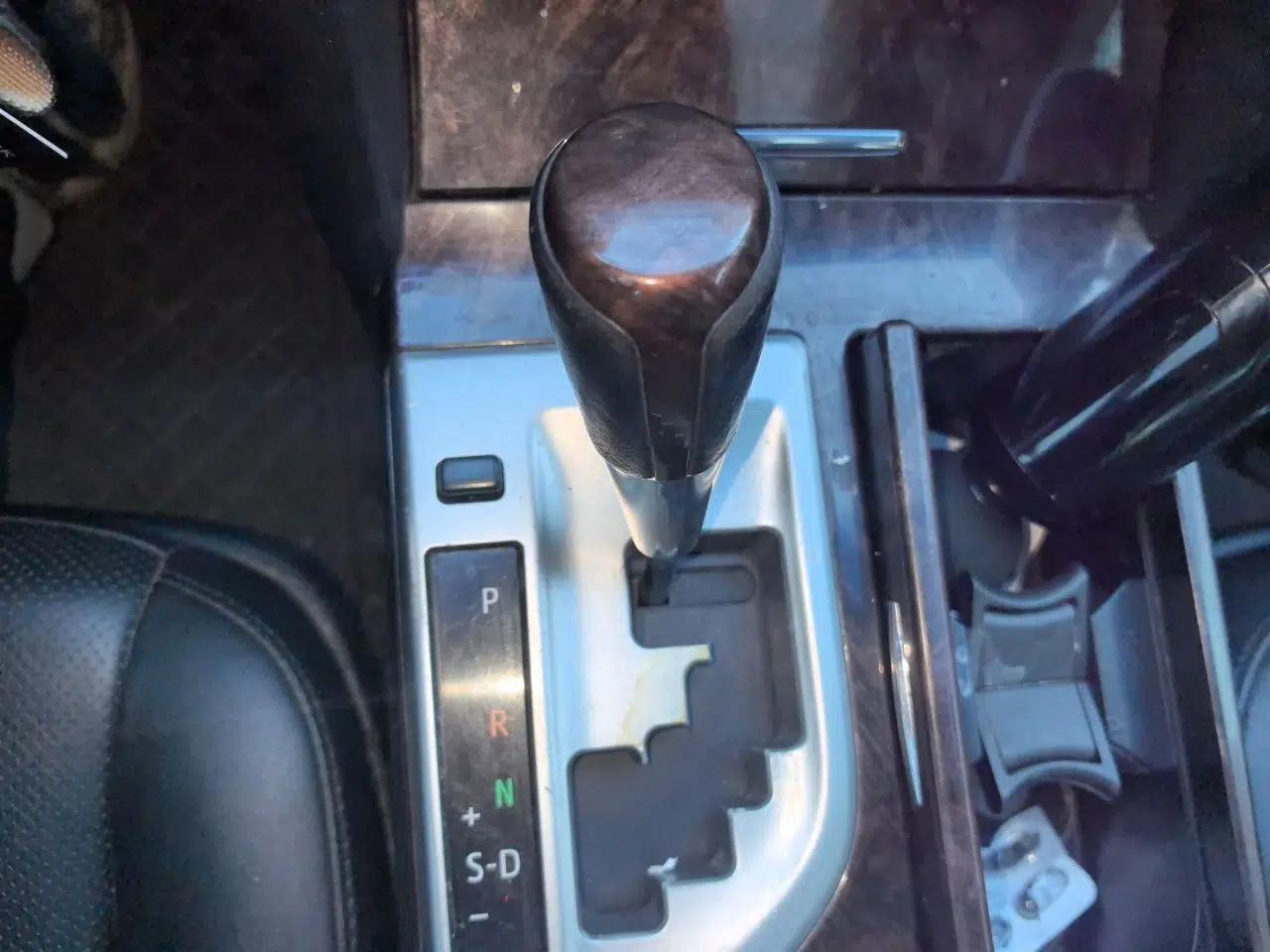 Toyota Camry 2015 2.0G Premier Edition — миниатюра 14