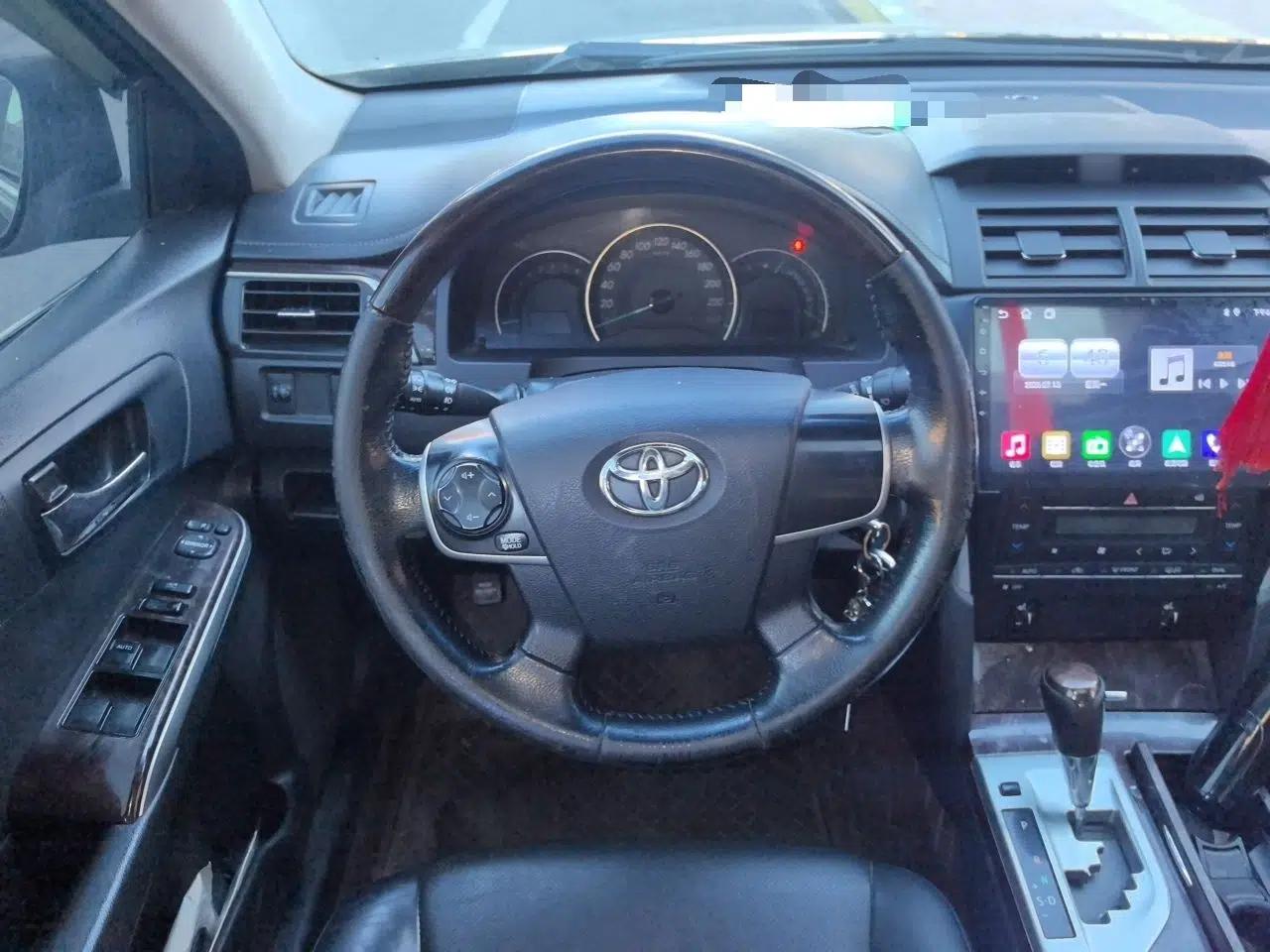 Toyota Camry 2015 2.0G Premier Edition — миниатюра 10