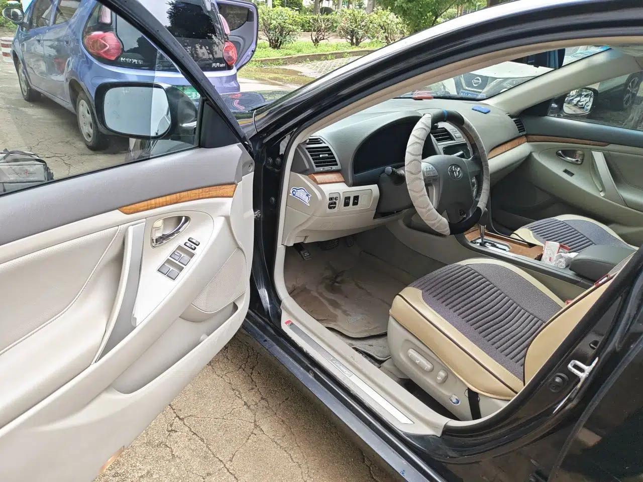 Toyota Camry 2011 200G Classic Anniversary Edition — миниатюра 16