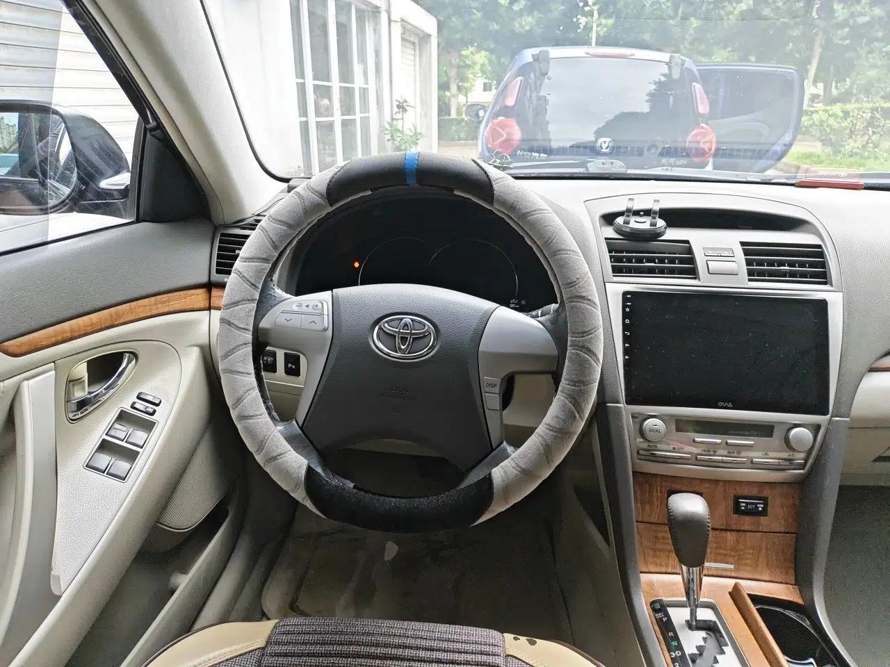Toyota Camry 2011 200G Classic Anniversary Edition — миниатюра 10