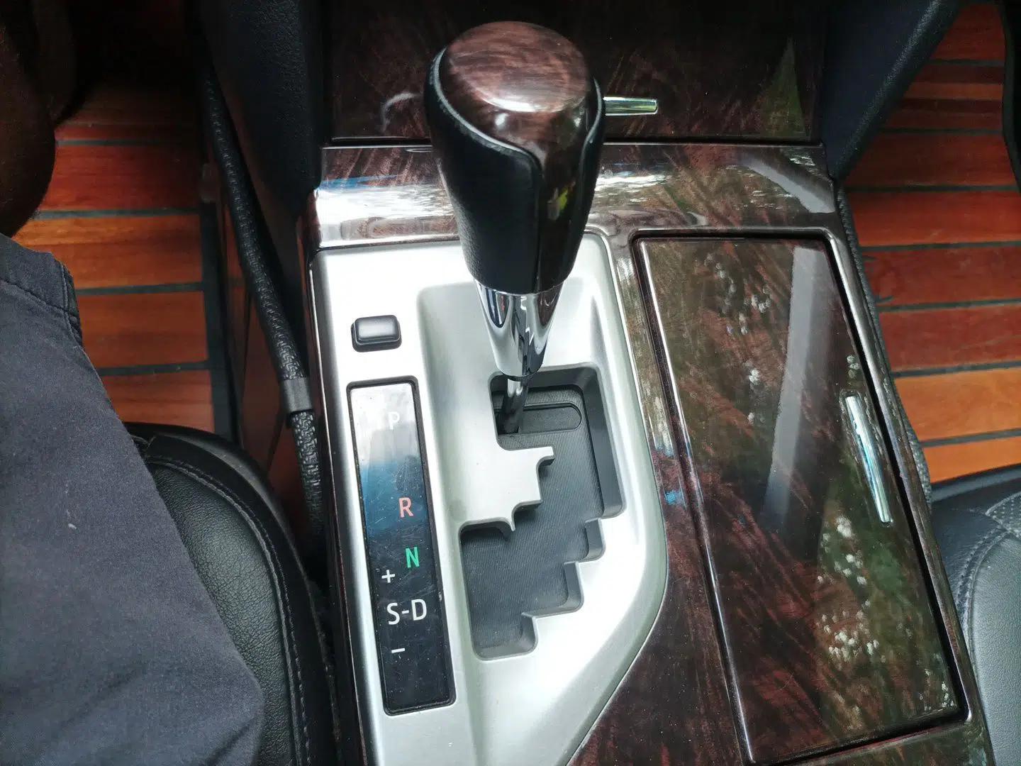 Toyota Camry 2015 2.0G Premier Edition — миниатюра 14