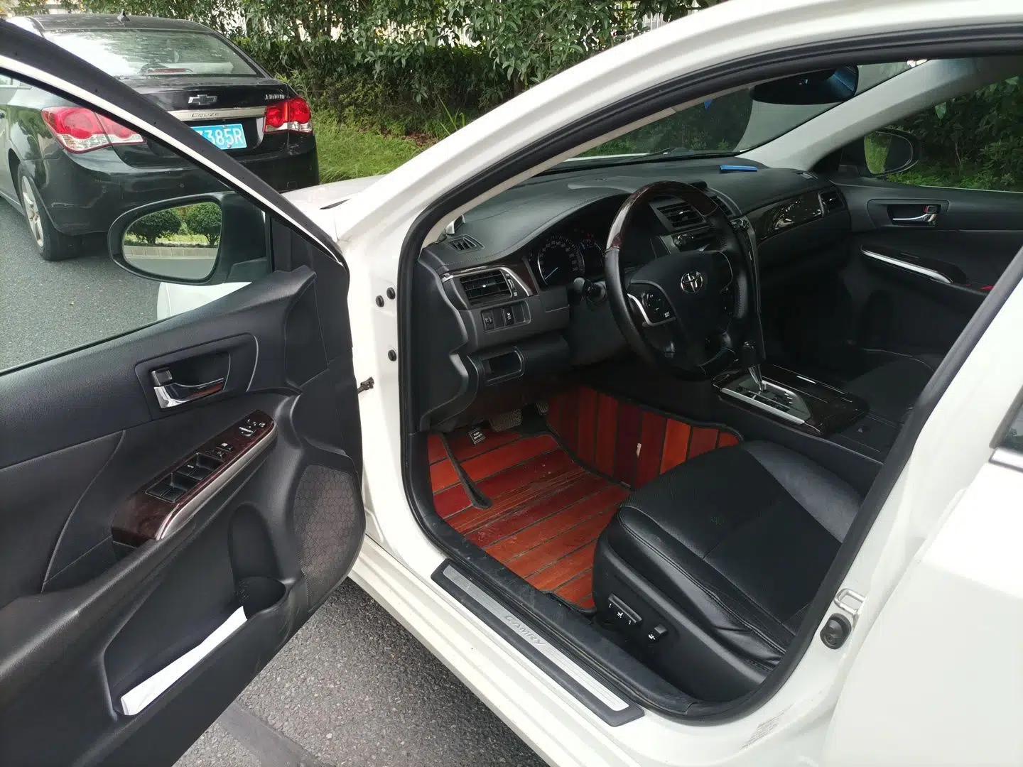 Toyota Camry 2015 2.0G Premier Edition — миниатюра 16
