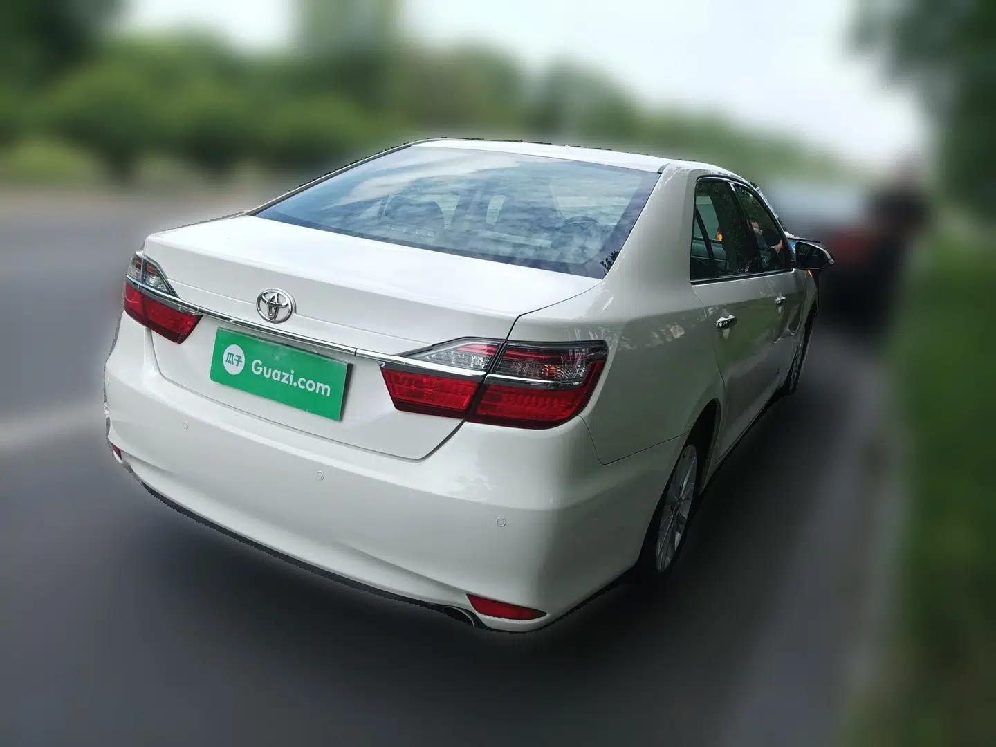 Toyota Camry 2015 2.0G Premier Edition — миниатюра 6
