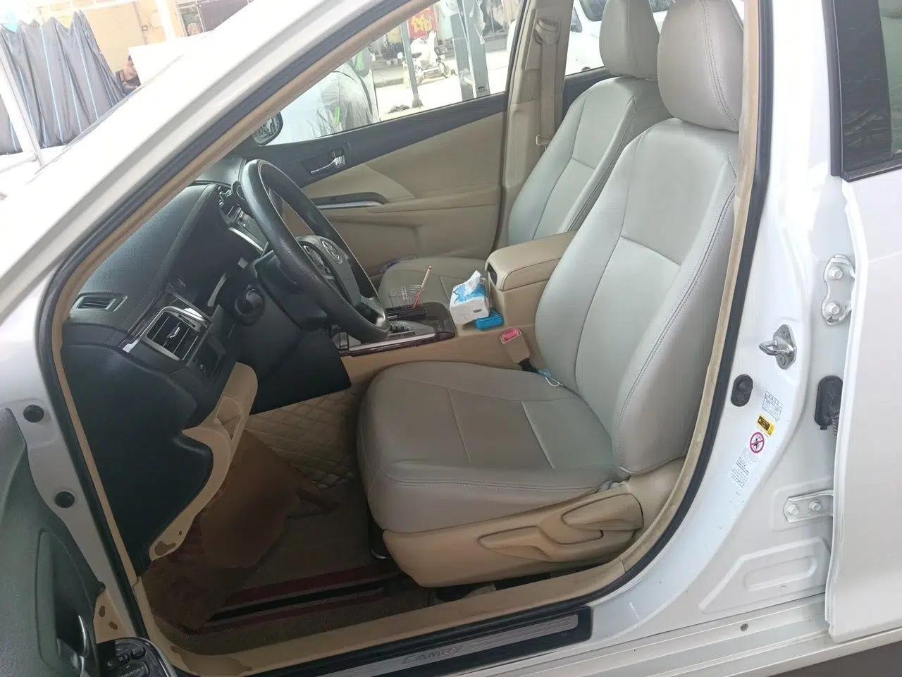 Toyota Camry 2015 2.0E Elite Edition — миниатюра 15