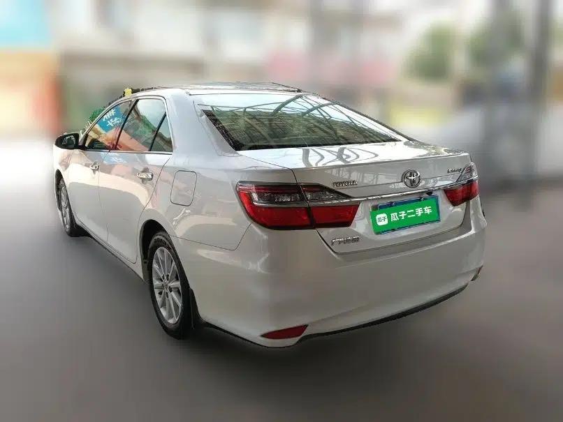 Toyota Camry 2015 2.0E Elite Edition — миниатюра 4