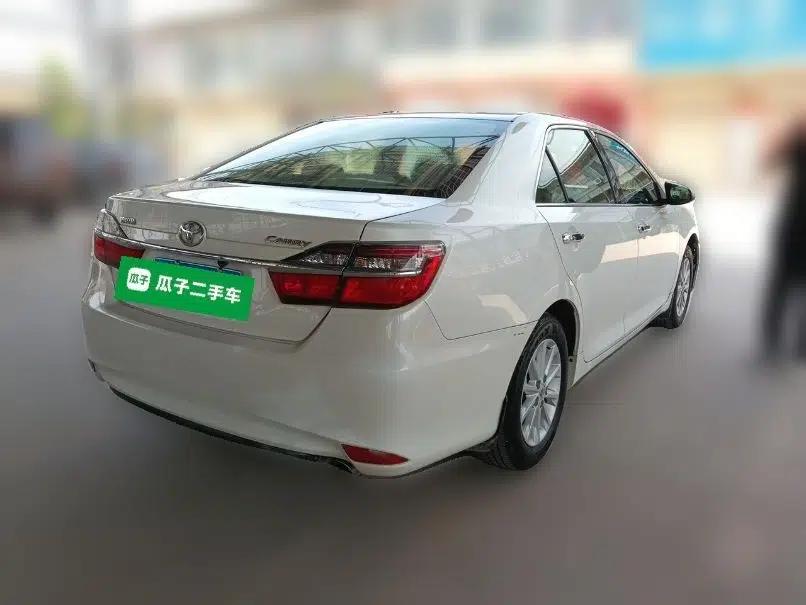 Toyota Camry 2015 2.0E Elite Edition — миниатюра 6