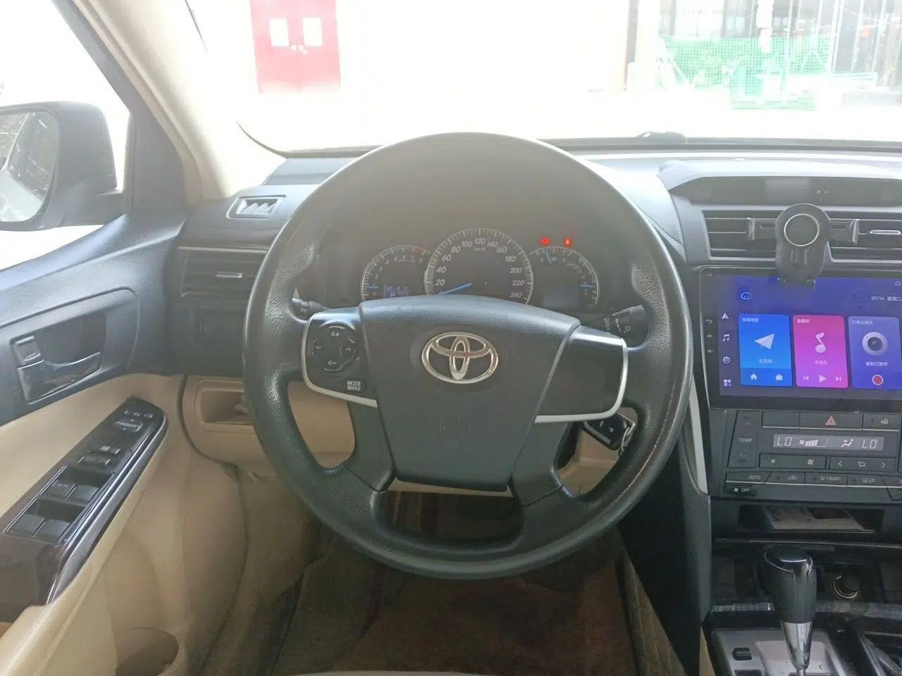 Toyota Camry 2015 2.0E Elite Edition — миниатюра 10