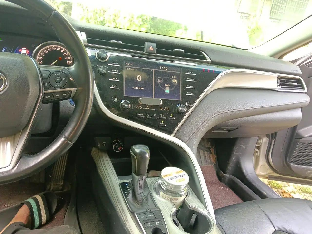 Toyota Camry 2018 Dual-Engine 2.5 HG Luxury Edition — миниатюра 13
