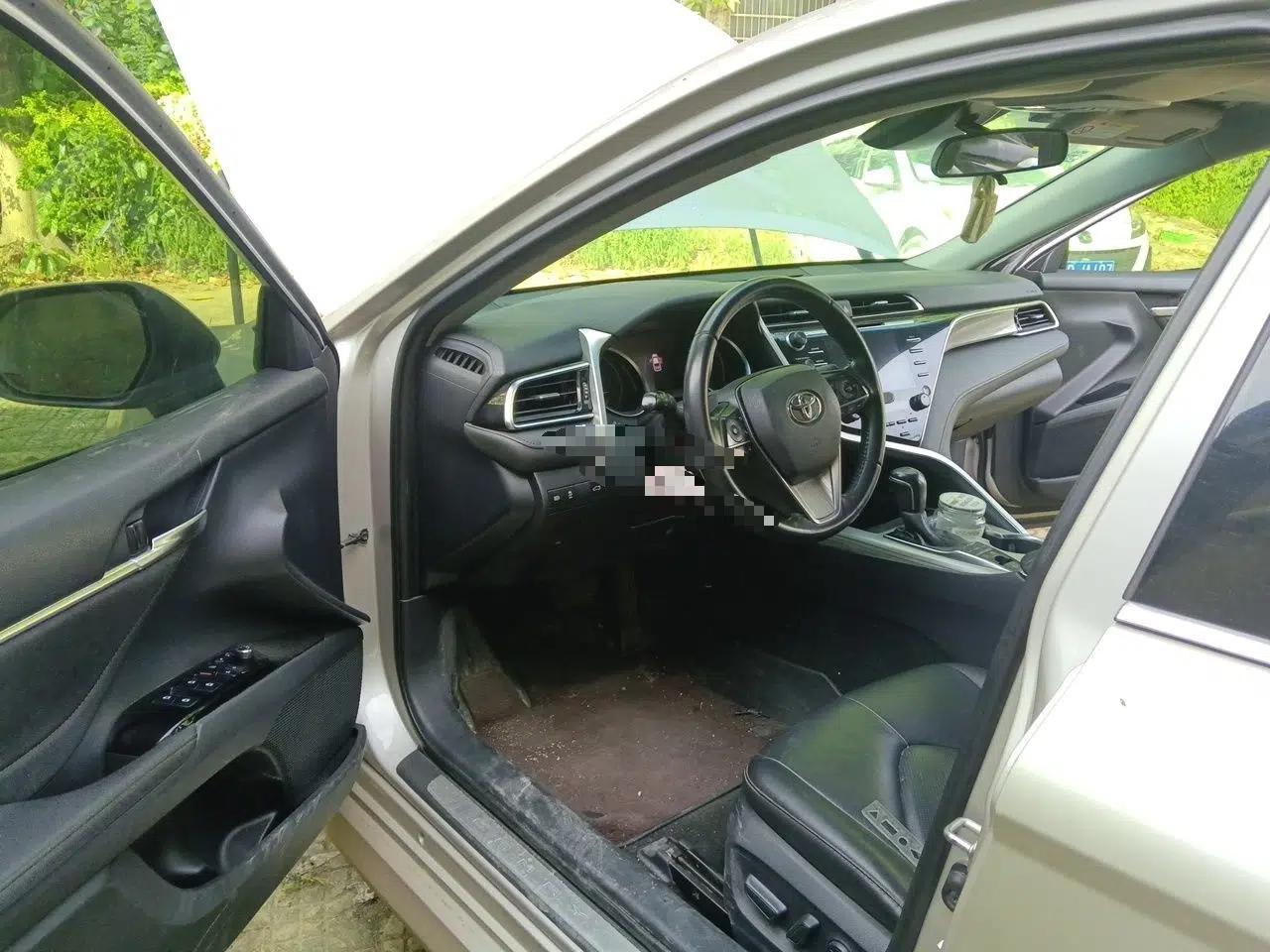 Toyota Camry 2018 Dual-Engine 2.5 HG Luxury Edition — миниатюра 16