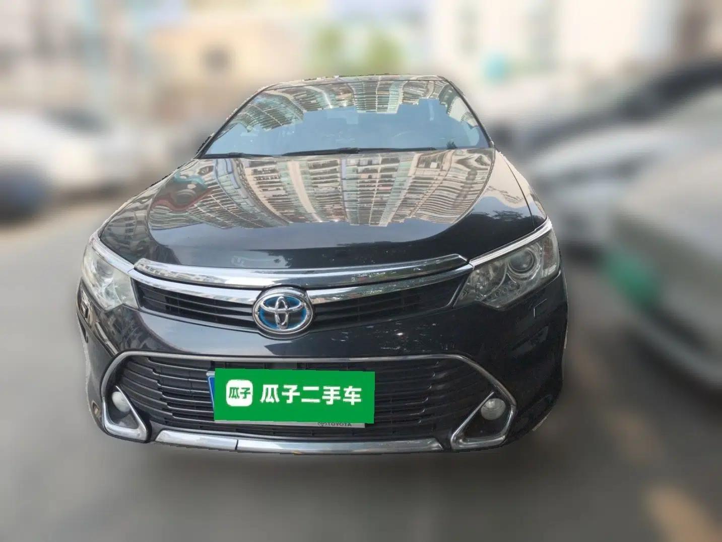 Toyota Camry 2016 Dual-Engine 2.5 HG 10th Anniversary Deluxe Navigation Edition — миниатюра 2