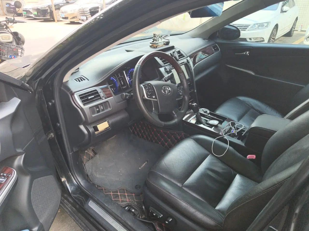 Toyota Camry 2016 Dual-Engine 2.5 HG 10th Anniversary Deluxe Navigation Edition — миниатюра 16