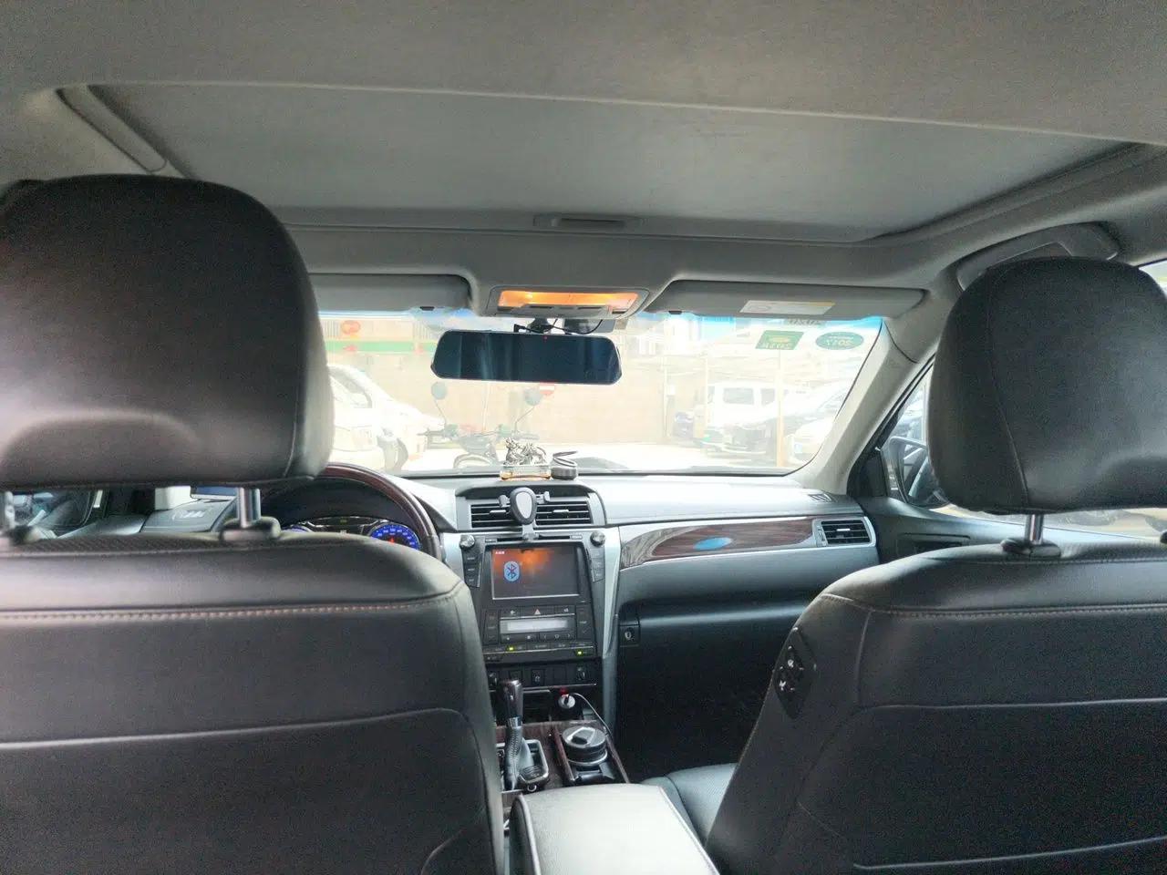 Toyota Camry 2016 Dual-Engine 2.5 HG 10th Anniversary Deluxe Navigation Edition — миниатюра 18