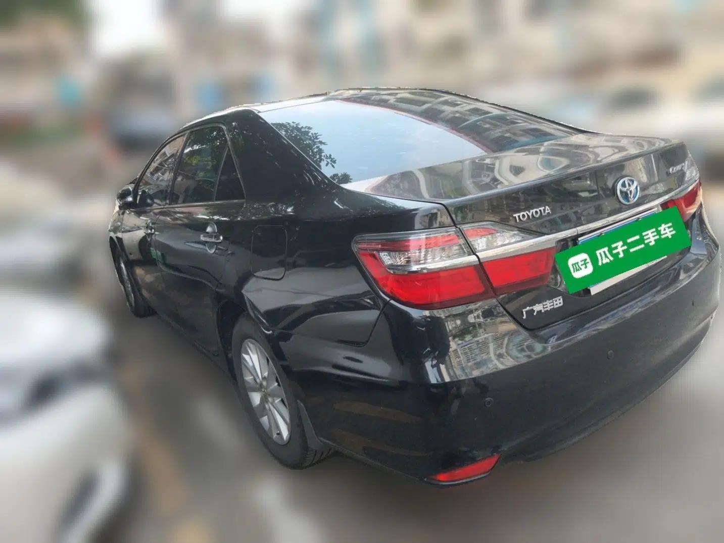 Toyota Camry 2016 Dual-Engine 2.5 HG 10th Anniversary Deluxe Navigation Edition — миниатюра 4
