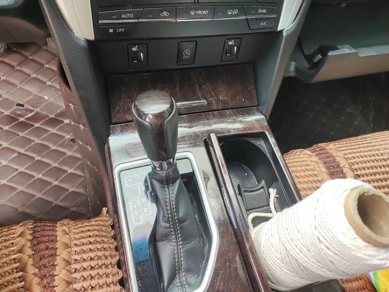 Toyota Camry 2016 2.0G 10th Anniversary Leading Edition — миниатюра 14