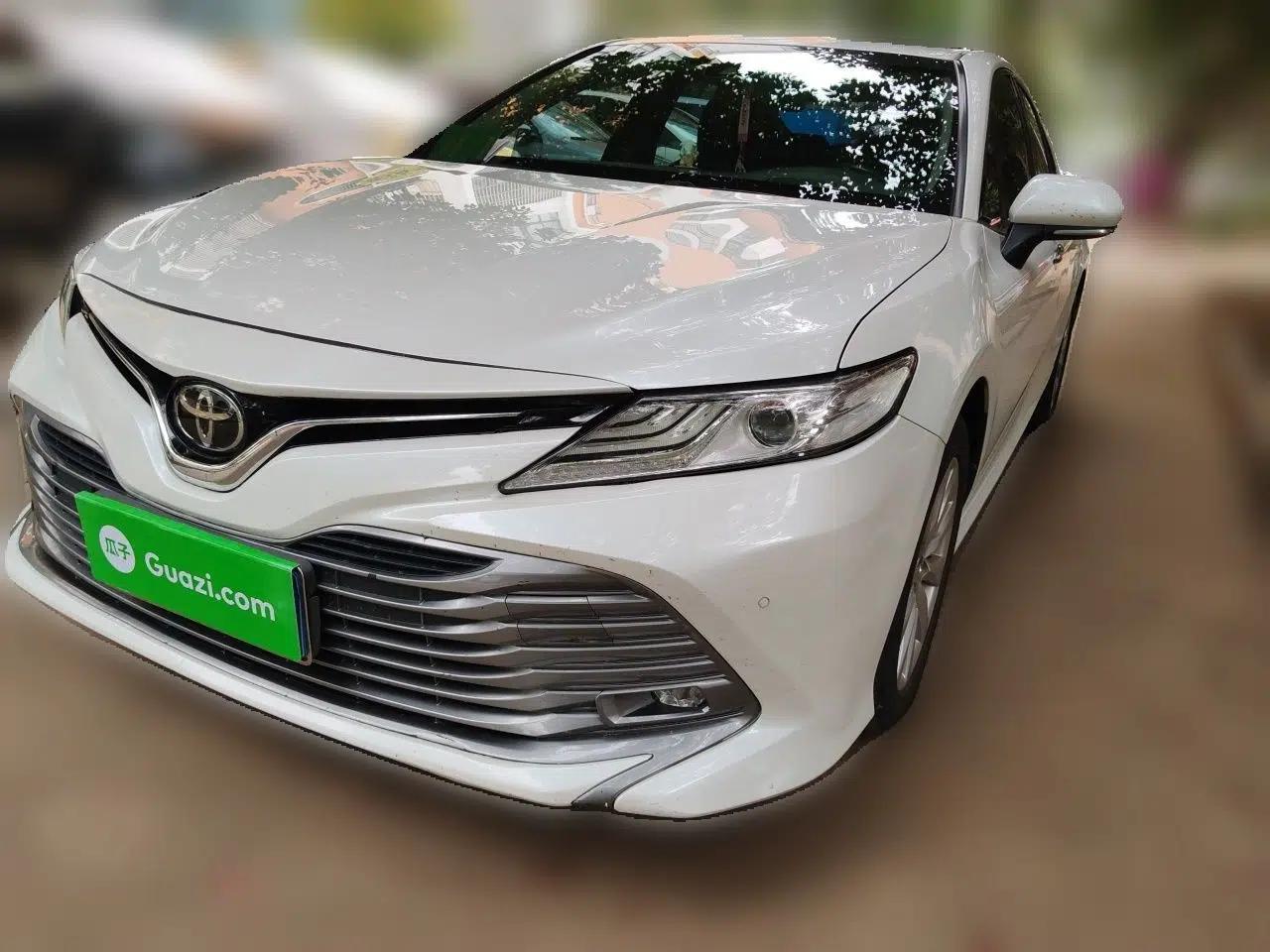 Toyota Camry 2019 Revised Version 2.0G Luxury Edition — миниатюра 1