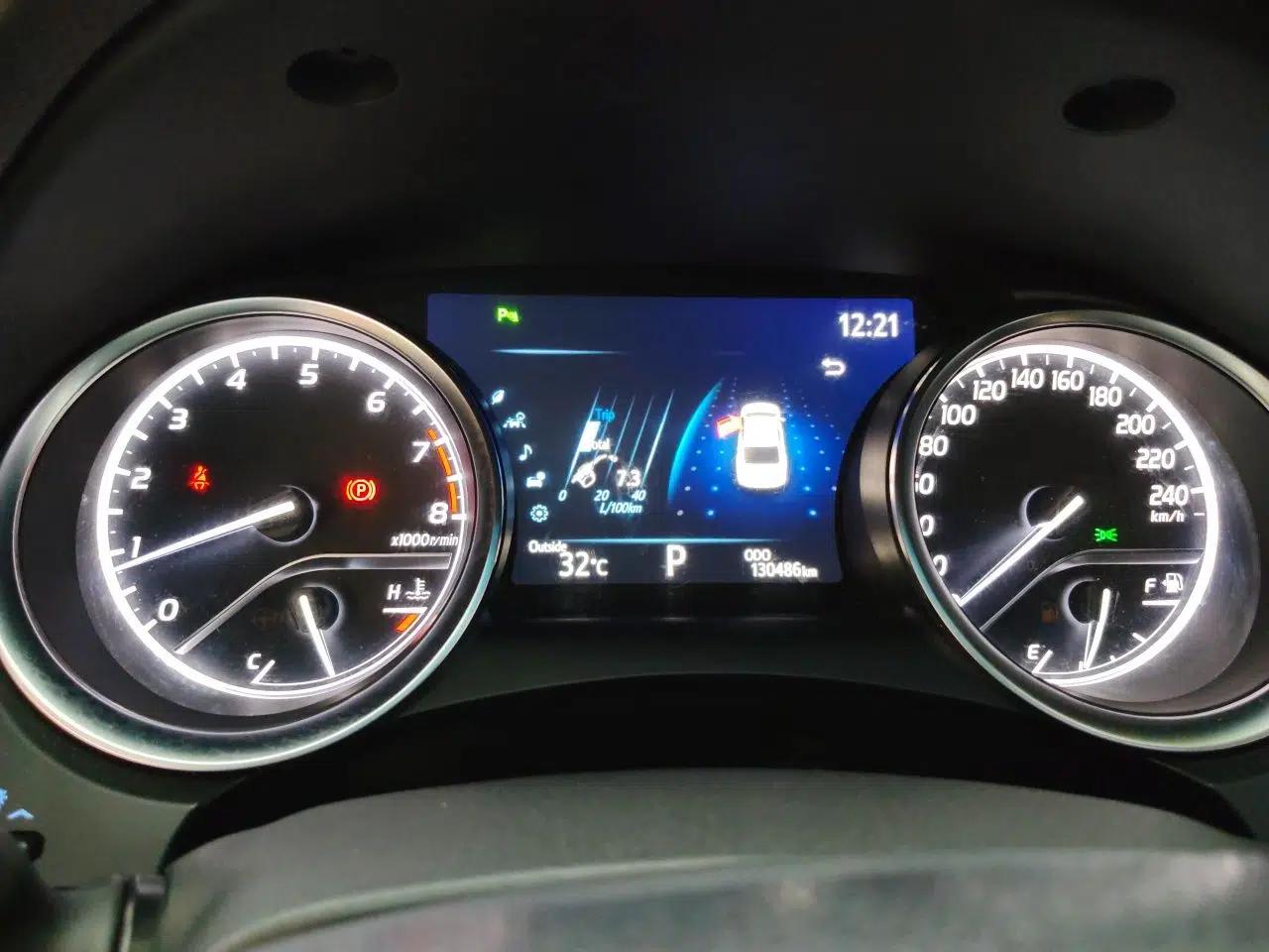 Toyota Camry 2019 Revised Version 2.0G Luxury Edition — миниатюра 11