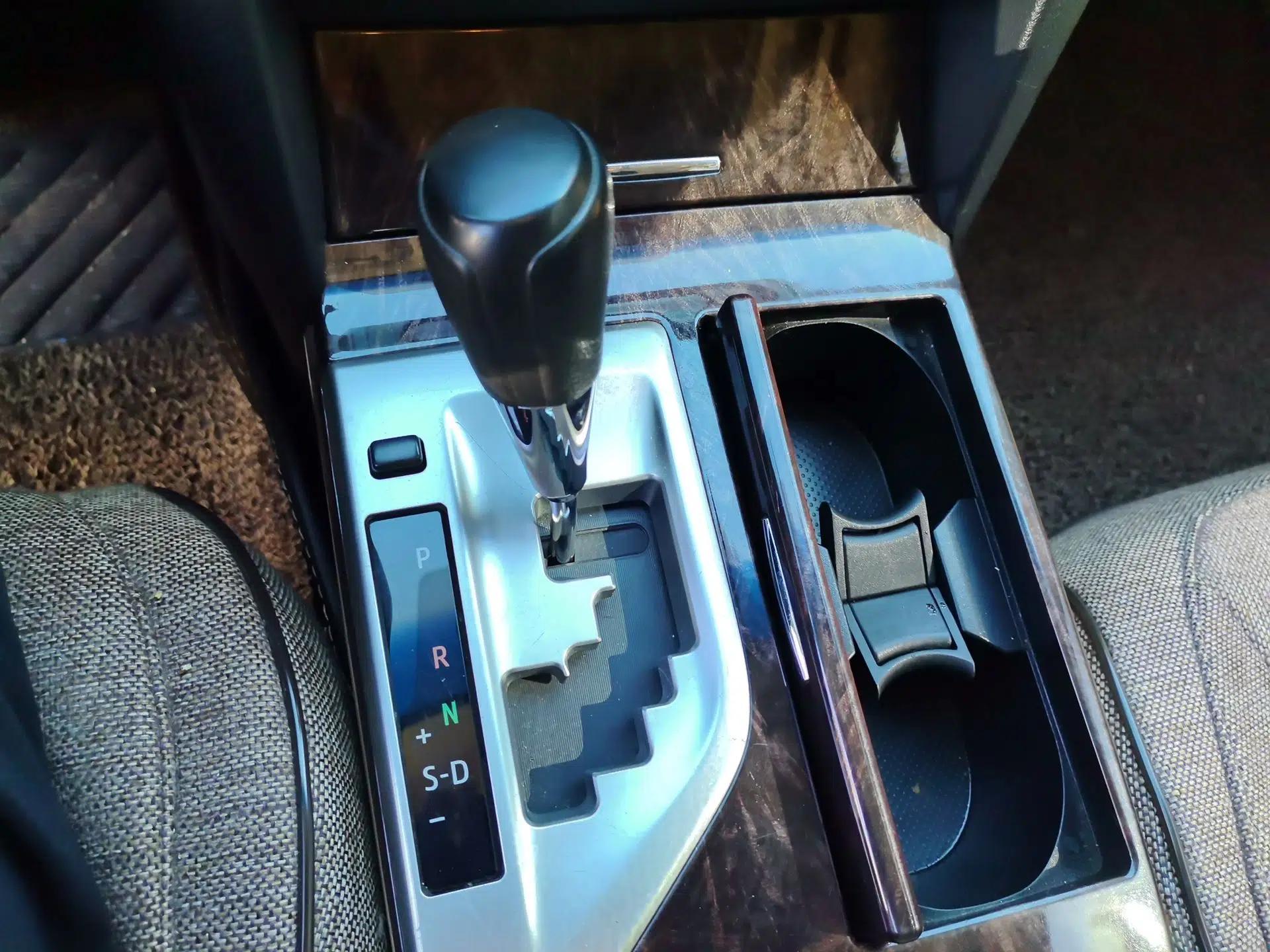 Toyota Camry 2015 2.0E Elite Edition — миниатюра 14