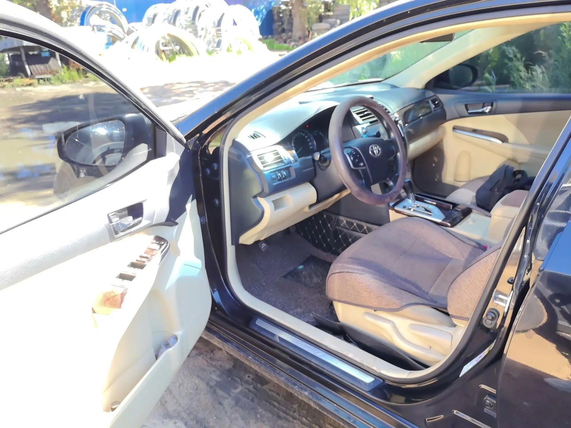 Toyota Camry 2015 2.0E Elite Edition — миниатюра 16
