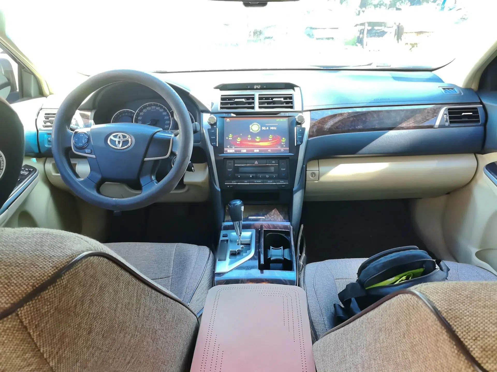 Toyota Camry 2015 2.0E Elite Edition — миниатюра 9