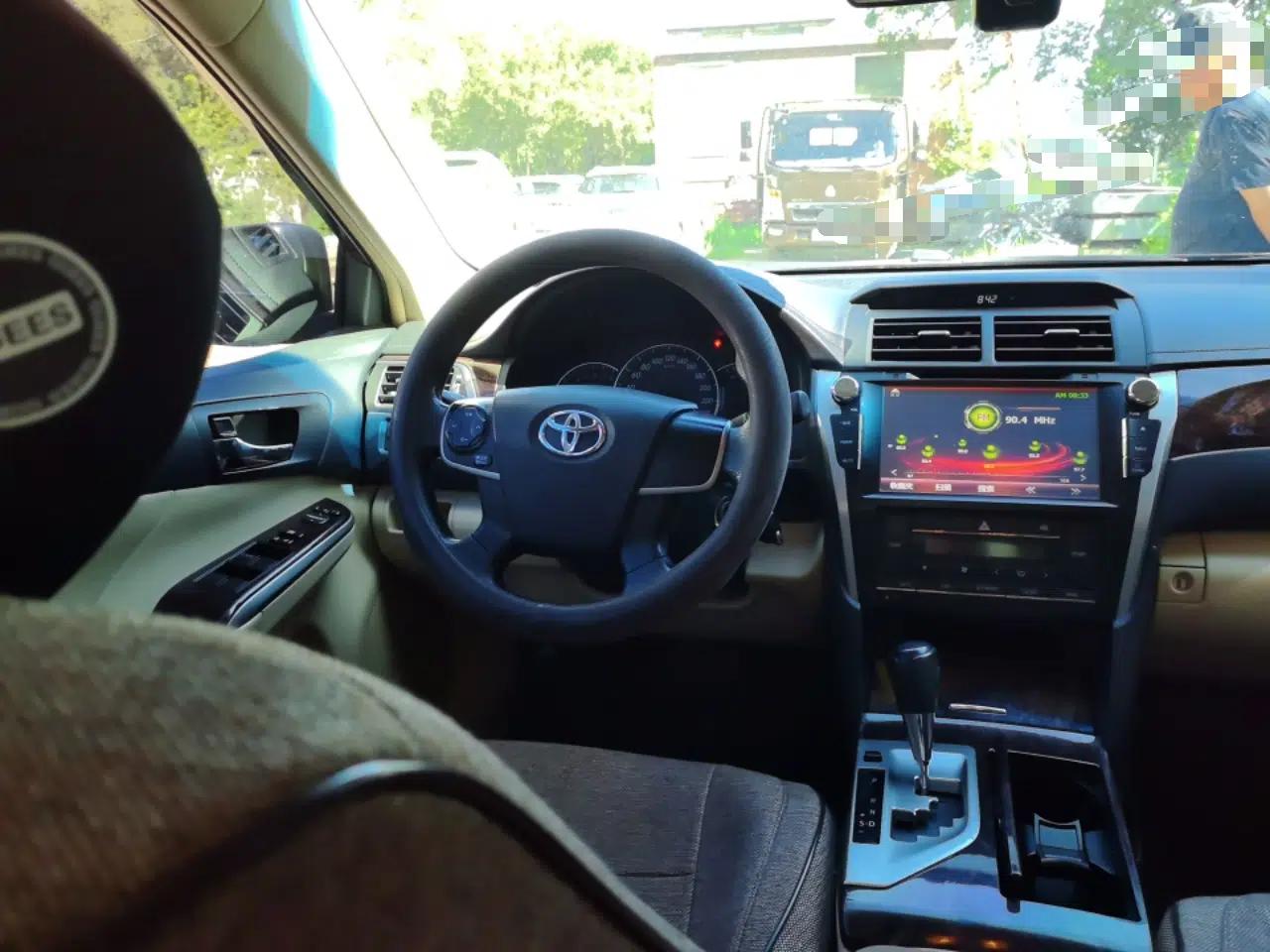 Toyota Camry 2015 2.0E Elite Edition — миниатюра 10