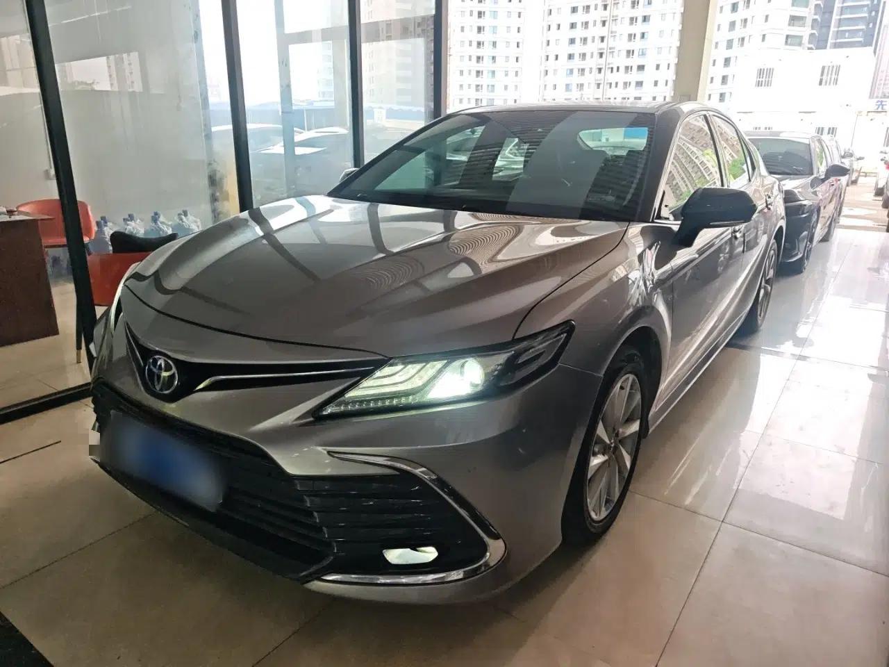 Toyota Camry 2021 2.0G Luxury Edition — миниатюра 1