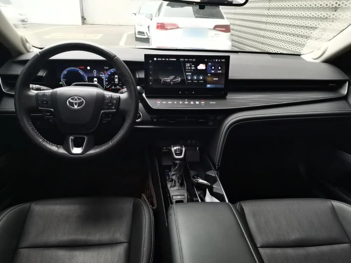 Toyota Camry 2024 Dual-Motor 2.5HQ Flagship Edition — миниатюра 12