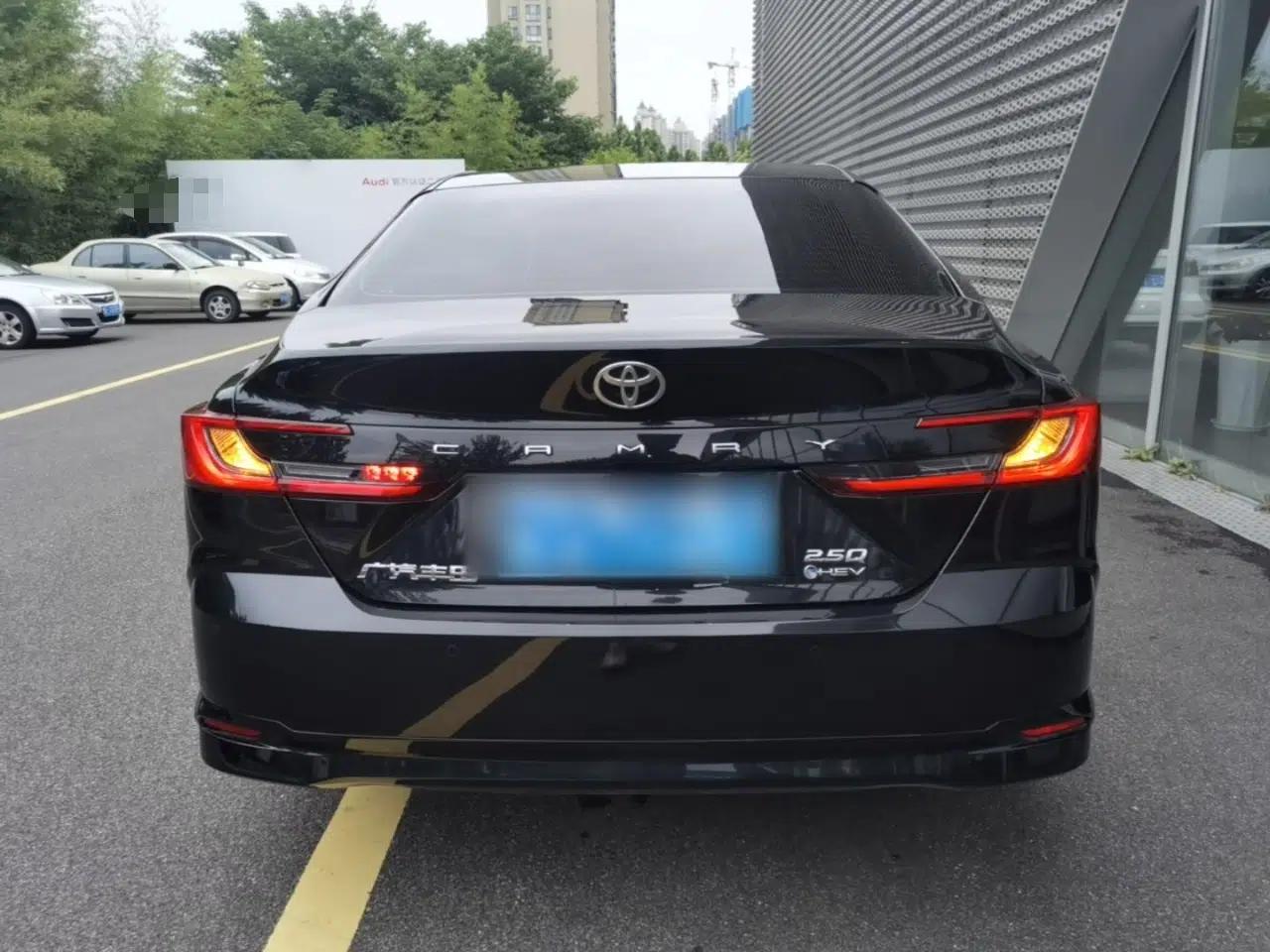 Toyota Camry 2024 Dual-Motor 2.5HQ Flagship Edition — миниатюра 5