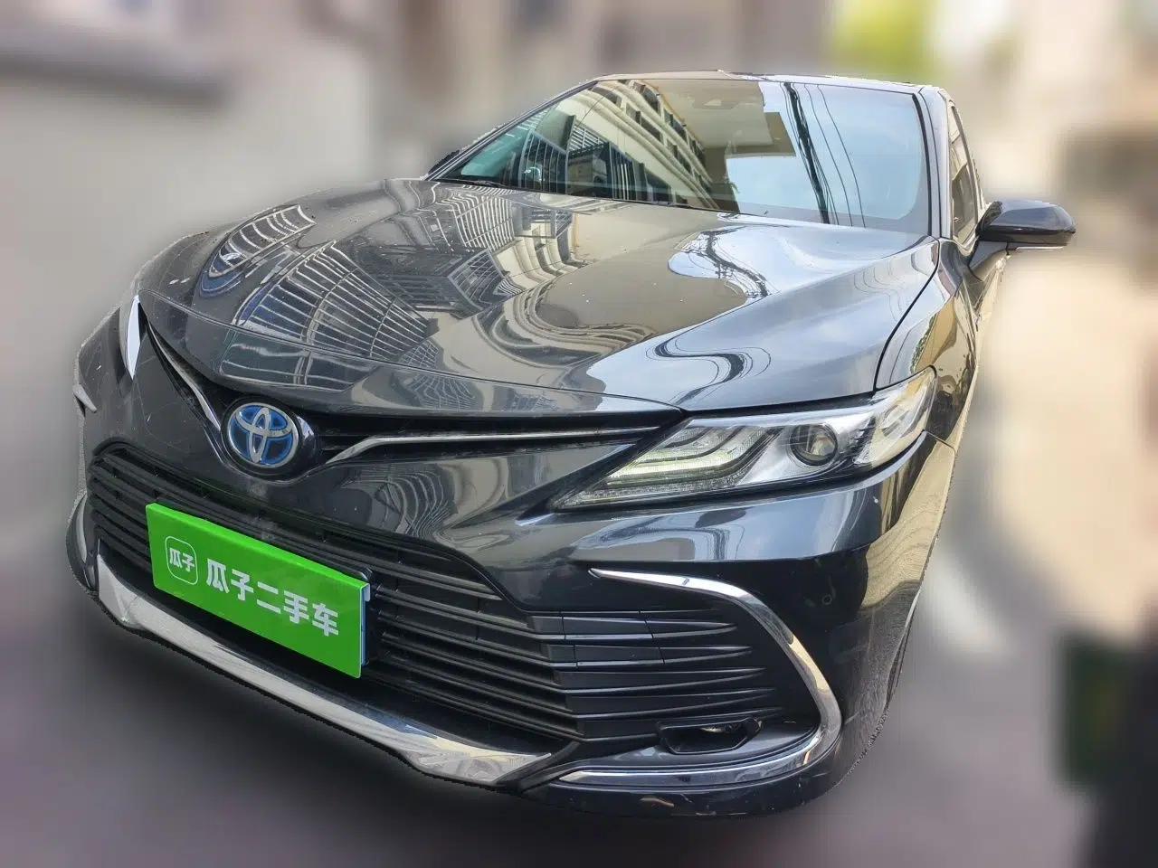 Toyota Camry 2023 Dual-Motor 2.5HG Luxury Edition — миниатюра 1