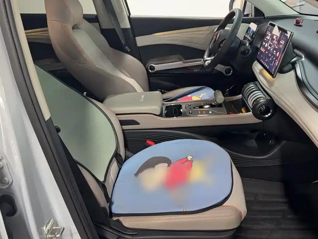 Yuan PLUS 2024 Glory Edition 430KM Leading Model — миниатюра 3